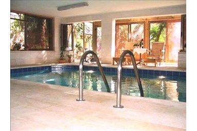 מעלה הרימון - בריכה וסאונה 