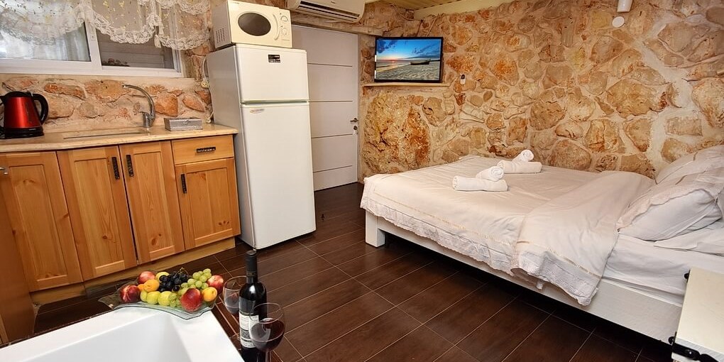 אצולת נתנאל סוויטה 6 (2).jpg