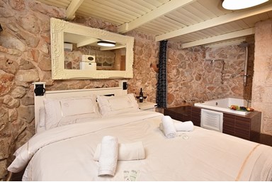 אצולת נתנאל - סוויטה 6