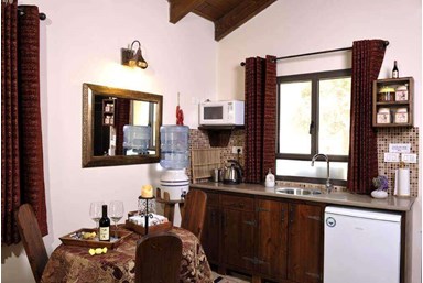 פויאנה בגולן - החצר והנוף