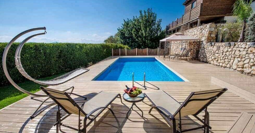 אחוזה בכרם בריכה וחצר (6).jpg