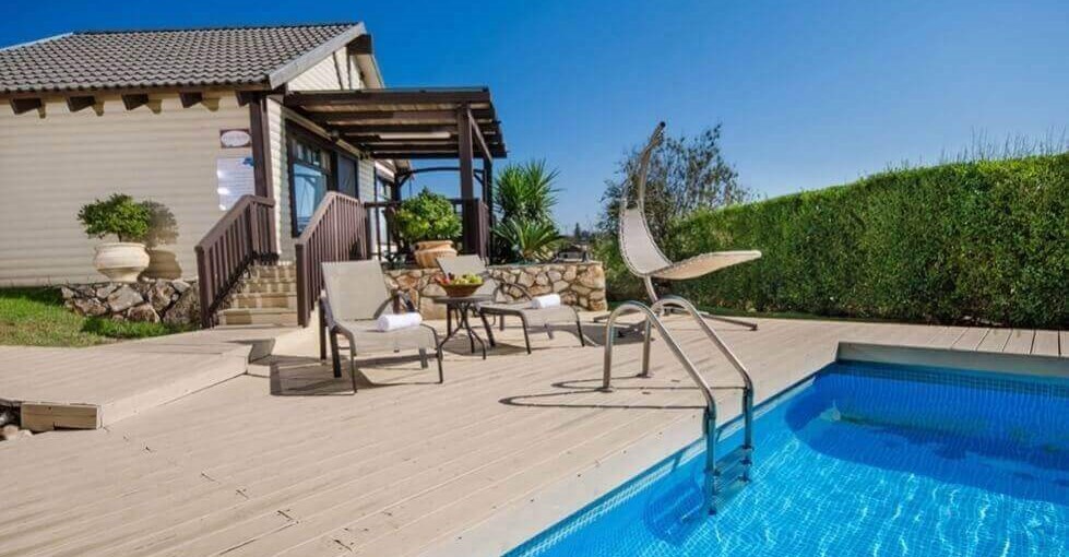 אחוזה בכרם בריכה וחצר (10).jpg