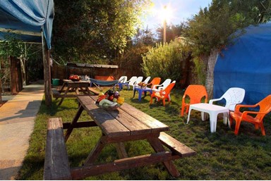 שלווה במדבר - המתחם והחצר