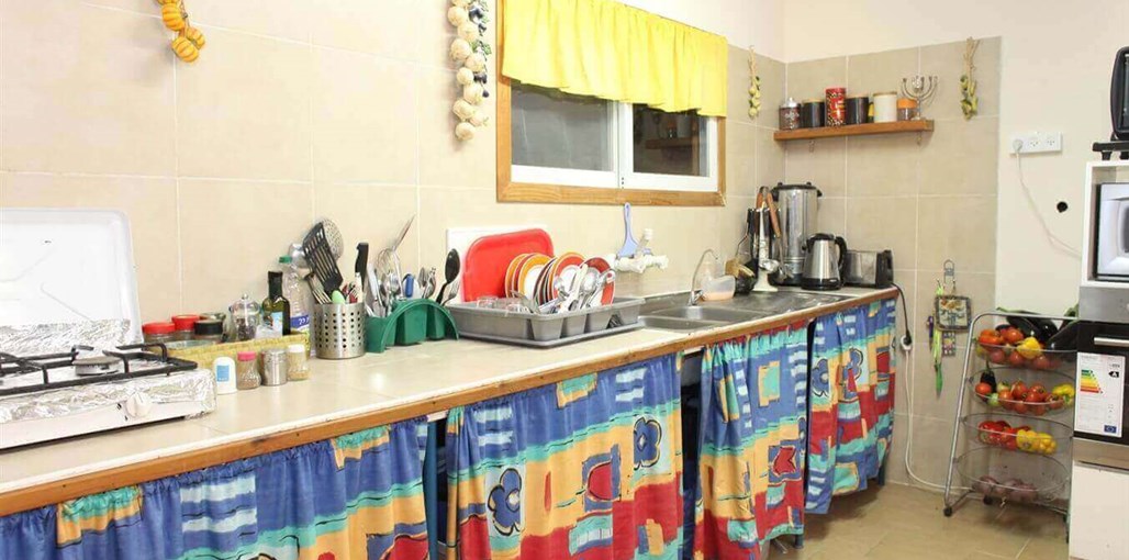 שלווה במדבר מטבח (4).jpg