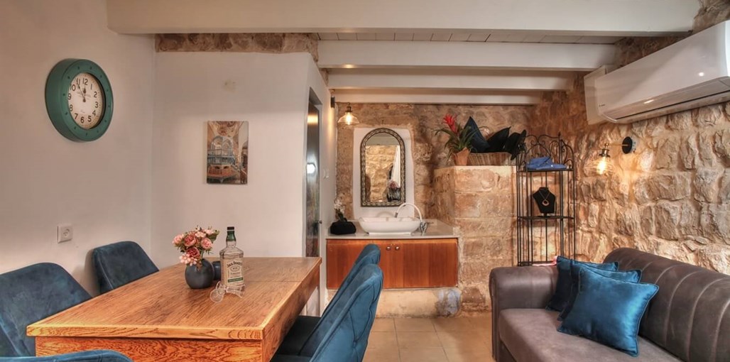 החושן בעתיקה ברקת 2.jpg