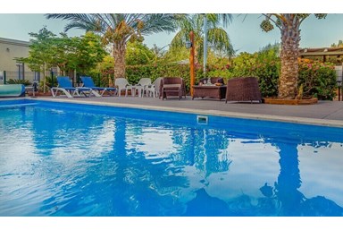 סהרה - צימרים בערבה - הבריכה