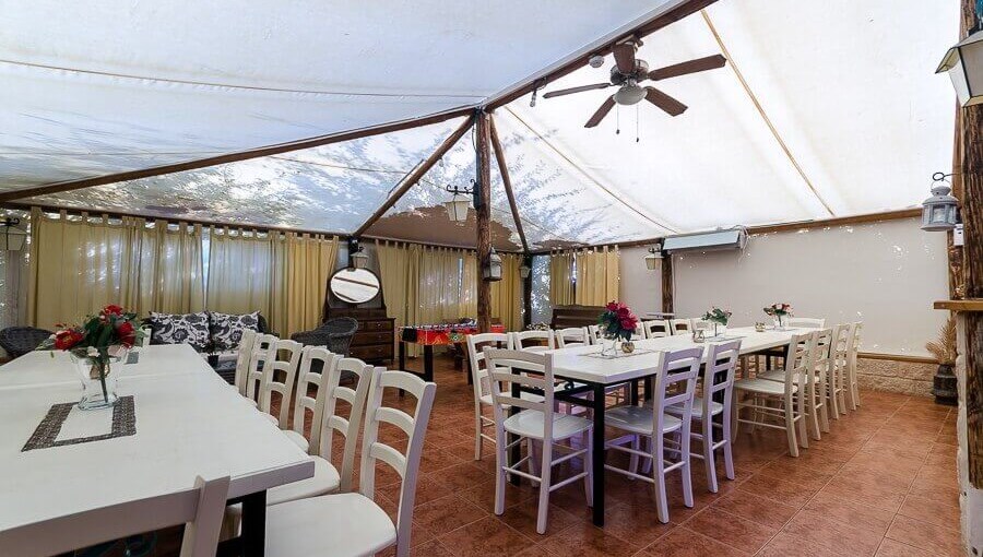 סהרה - צימרים בערבה חדר האוכל (4).jpg