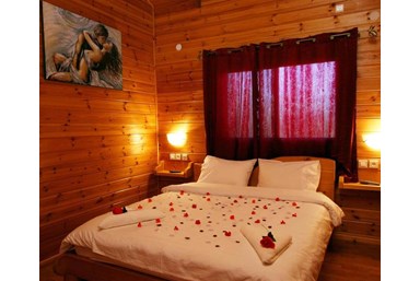 צליל השלווה - בקתות העץ