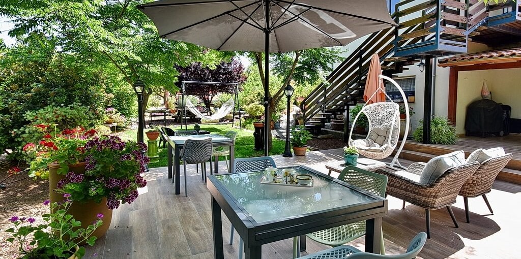 מיקאסה חצר (5).jpg