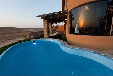 על גג המדבר 