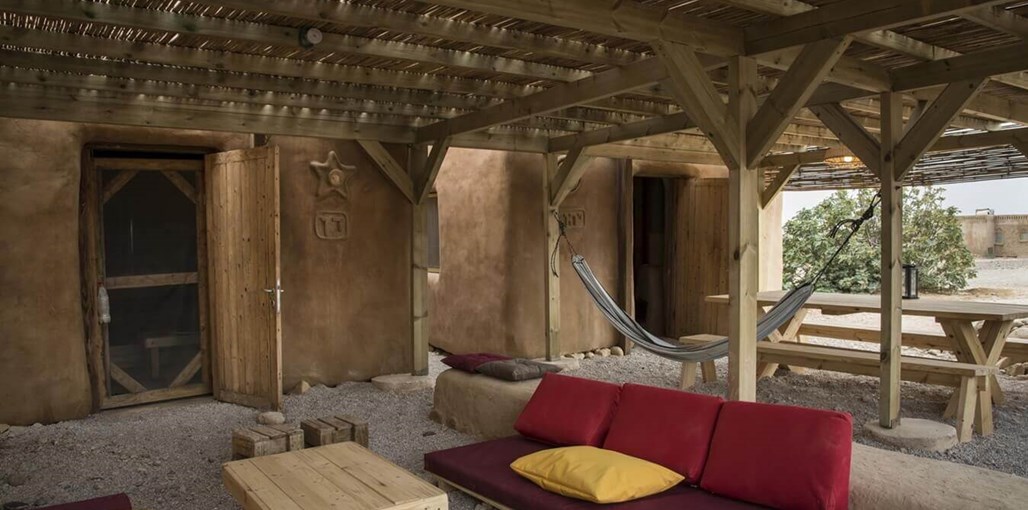 ימי מדבר מיני חאן חצר.jpg