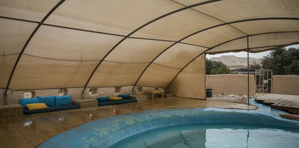 ימי מדבר בריכה ימי מדבר.jpg