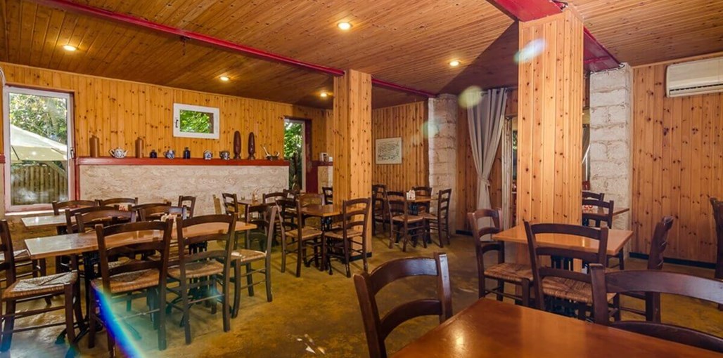 מול היער חדר אוכל (7).jpg