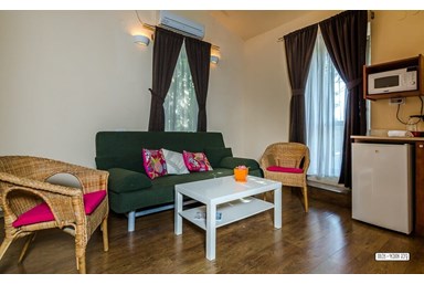 מול היער  - סוויטות תמר וארז