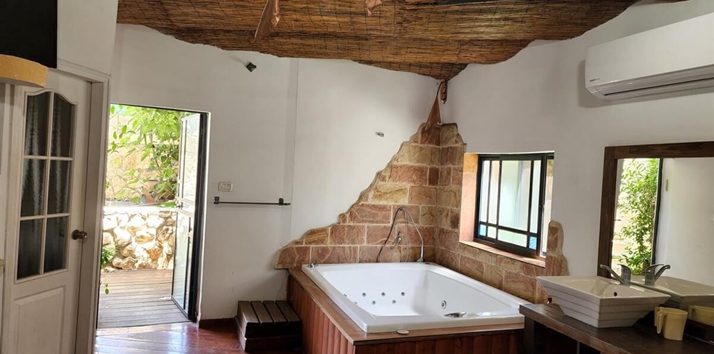 צימרים בקצה הטבע אהבה (4).jpg