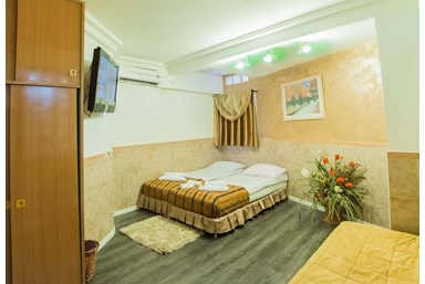 אלסקה אין - משפחתי עם ג'קוזי ומרפסת