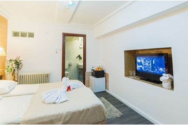 אלסקה אין - משפחתי עם ג'קוזי ומרפסת