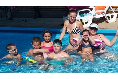 אלסקה אין - משפחתי עם ג'קוזי ומרפסת