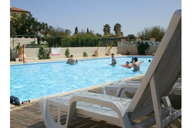 אלסקה אין - משפחתי עם ג'קוזי ומרפסת