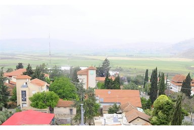 אלסקה אין - משפחתי עם ג'קוזי ומרפסת