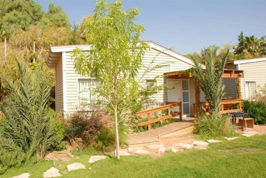 בקתה בערבה - חצר הצימרים