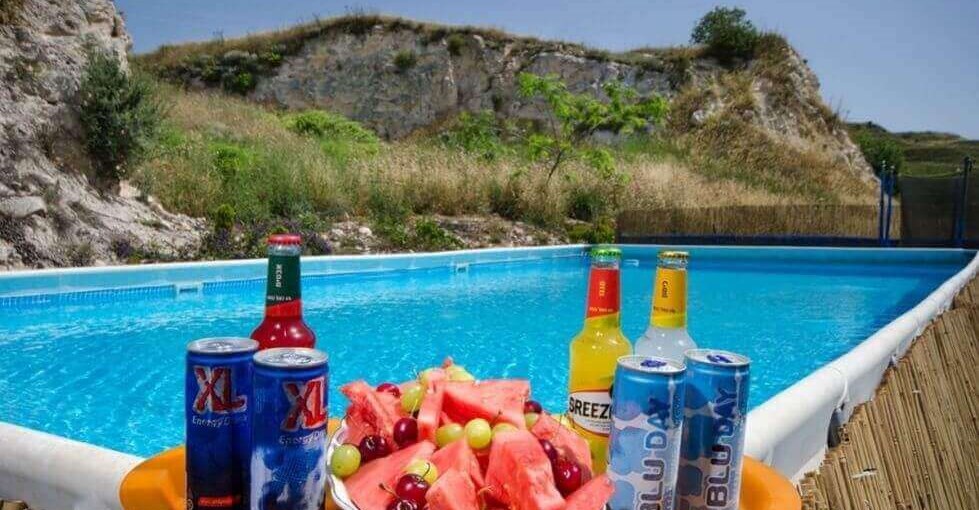 הפירמידה בריכה וחצר (18).jpg