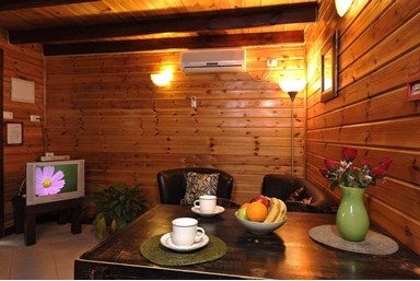 אלוני חן - בקתת דקל