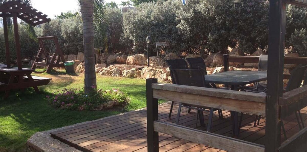 אלוני חן חצר (17).jpg