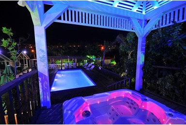 טרופי צימר  spa & resort - חצר, בריכה וספא