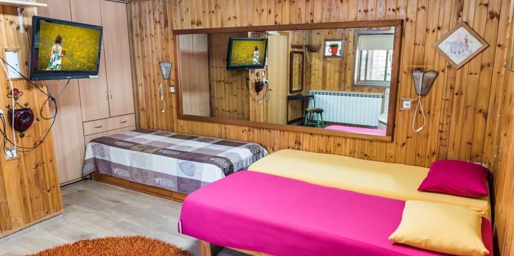 בין עצי הדובדבן יחידה 1 (8).jpg