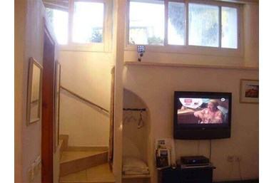 אברהמי נוף האגם - בית האבן