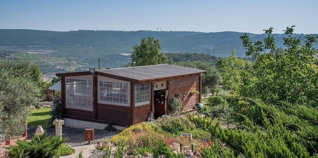 מרגנית בגליל הבריכה והחצר (59).jpg