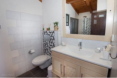 מרגנית בגליל - בקתת מור