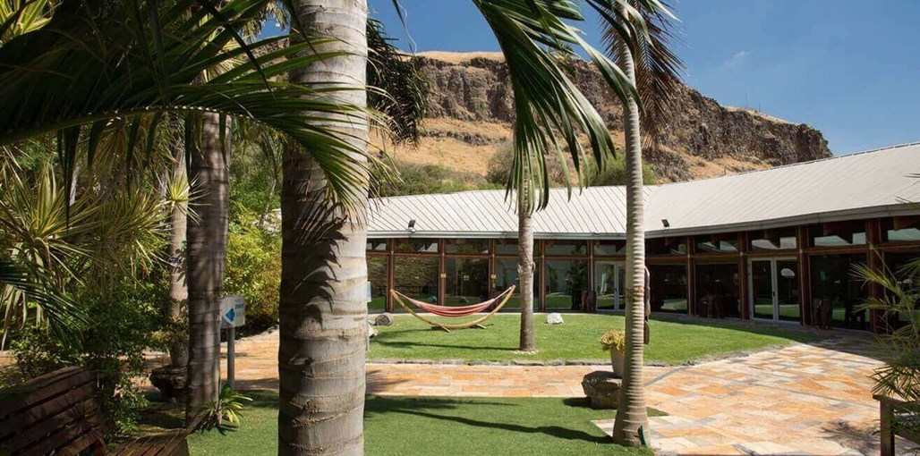 מלון בוטיק ספא וילג' - חמת גדר החצר (4).jpg