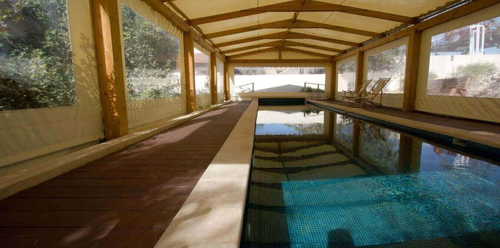 סמדר מלון בוטיק הבריכה והחצר (2).jpg