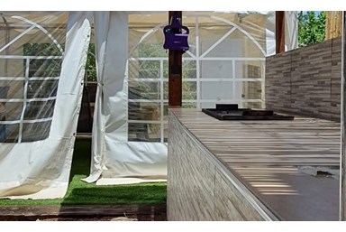 אצל רונית בג'קוזי