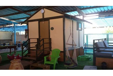 החווה של אדם  - המטבח המשותף והחצר