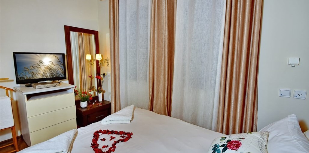 אחוזה מעבר לפינה משפחתית (8).jpg