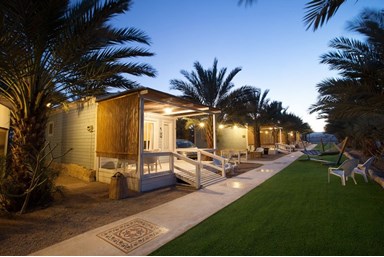 שקותאי בערבה - החצר והנוף 