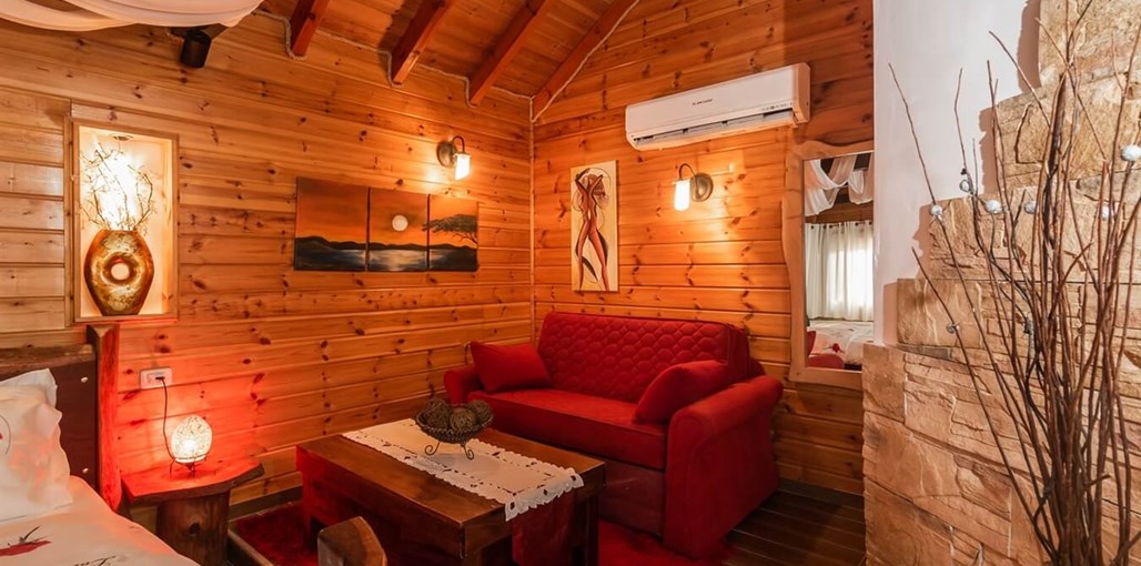 בקתות גבי בקצה היער הסוויטה הפינתית 4.jpg