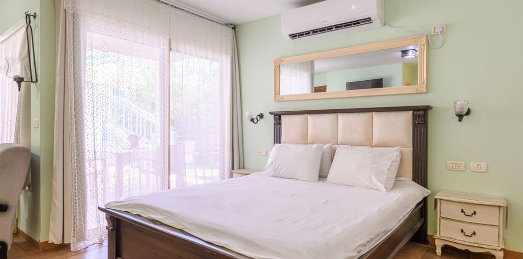 יאיר בגולן סוויטת שקד (16).jpg