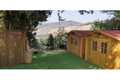 חלום בגורן - החצר והבריכה