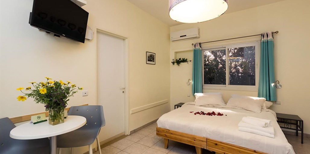 עין חרוד - סוויטות ובקתות עץ חדרי אירוח4.jpg