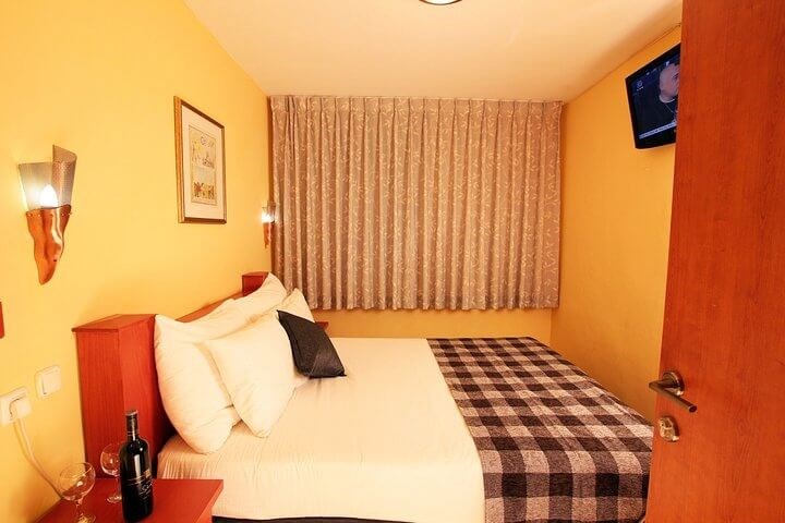 מלון חוף נחשולים חדר זוגי.jpg