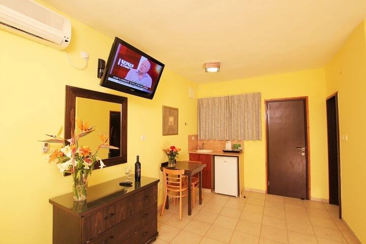 מלון חוף נחשולים יחידות אירוח (3).jpg