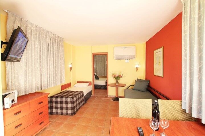 מלון חוף נחשולים משפחתית (3).jpg