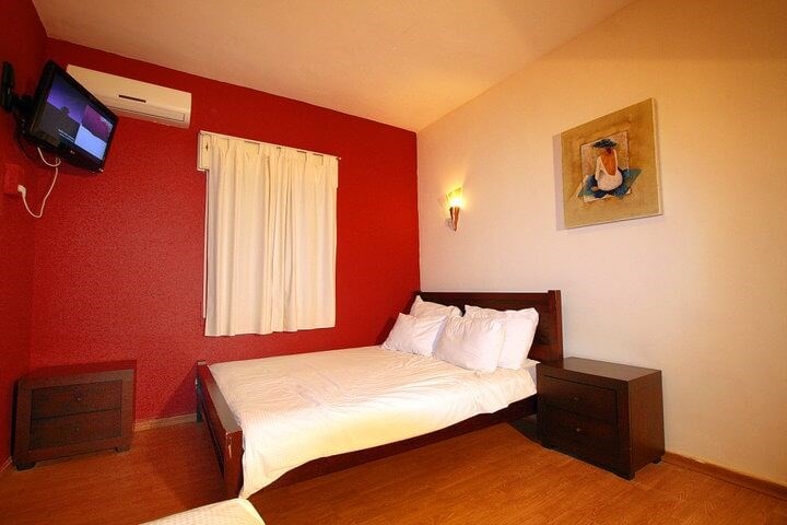 מלון חוף נחשולים שונית (2).jpg