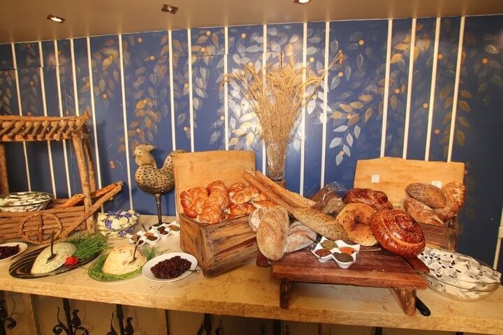 מלון חוף נחשולים ארוחת בוקר (12).jpg