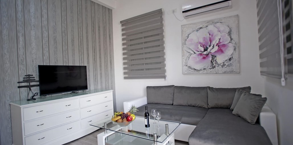 אחוזת רוטשילד מרפסת (3).jpg