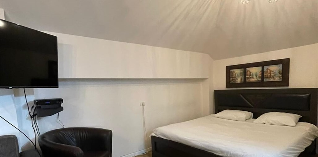 אחוזת רוטשילד ורד (2).jpeg